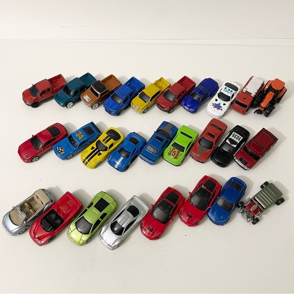 Lot of 27 Die-Cast Maisto Toy Cars Diecast - Picture 15 of 16